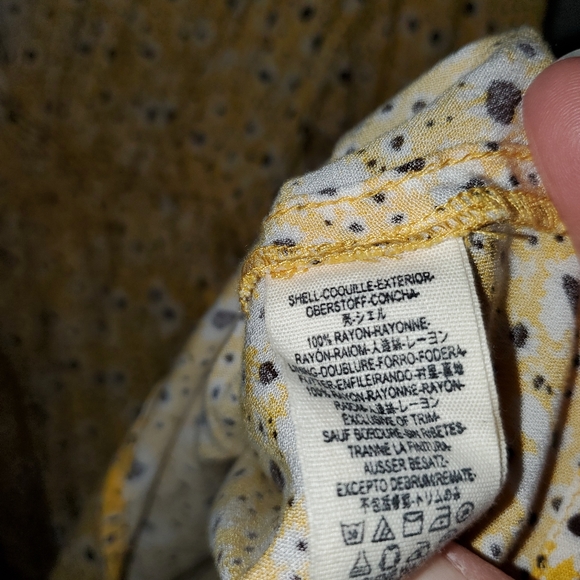 Free People Top puff sleeve drawstring waist 3/4 sleeve Yellow Floral XS 😍 - Picture 7 of 9